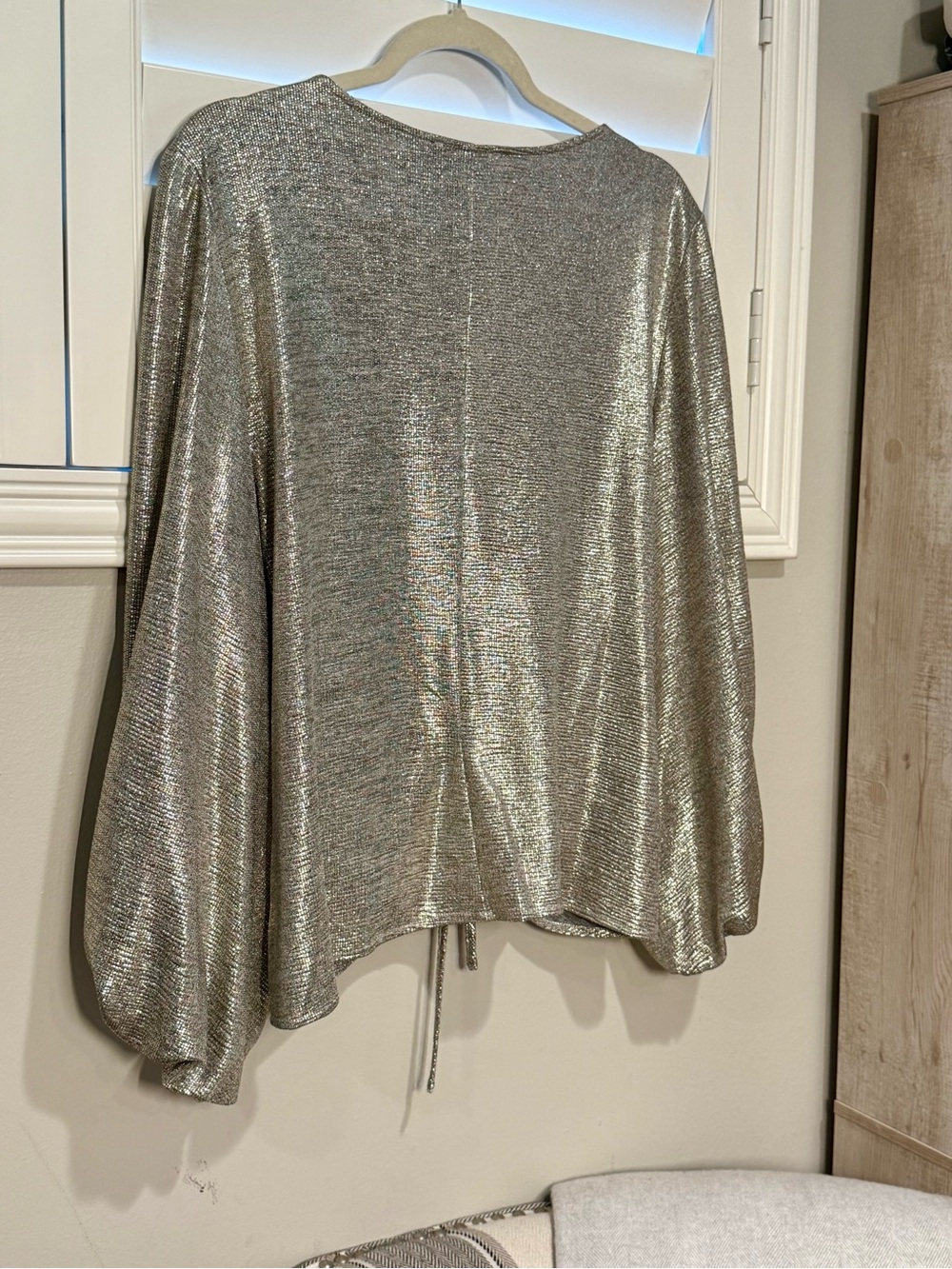 MSK Metallic Silver Ruched V-Neck Drawstring Top - Picture 4 of 5